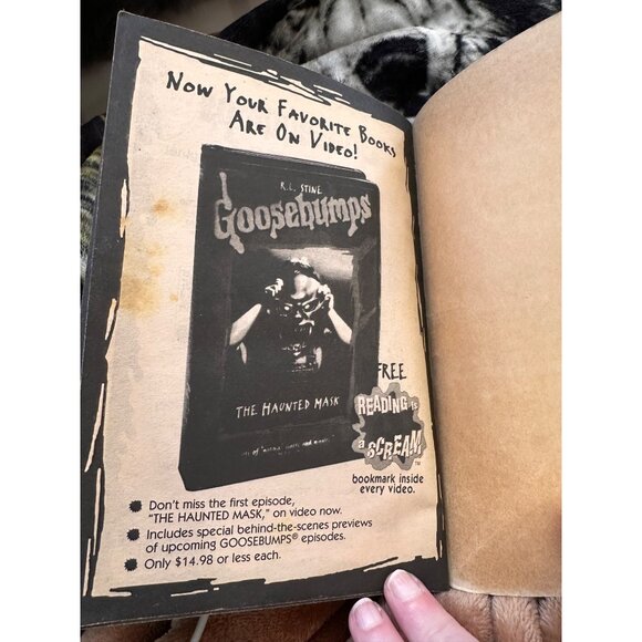 Goosebumps #47 Legend Of The Lost Legend Paperback Book R.L. Stine First Edition - Picture 6 of 16